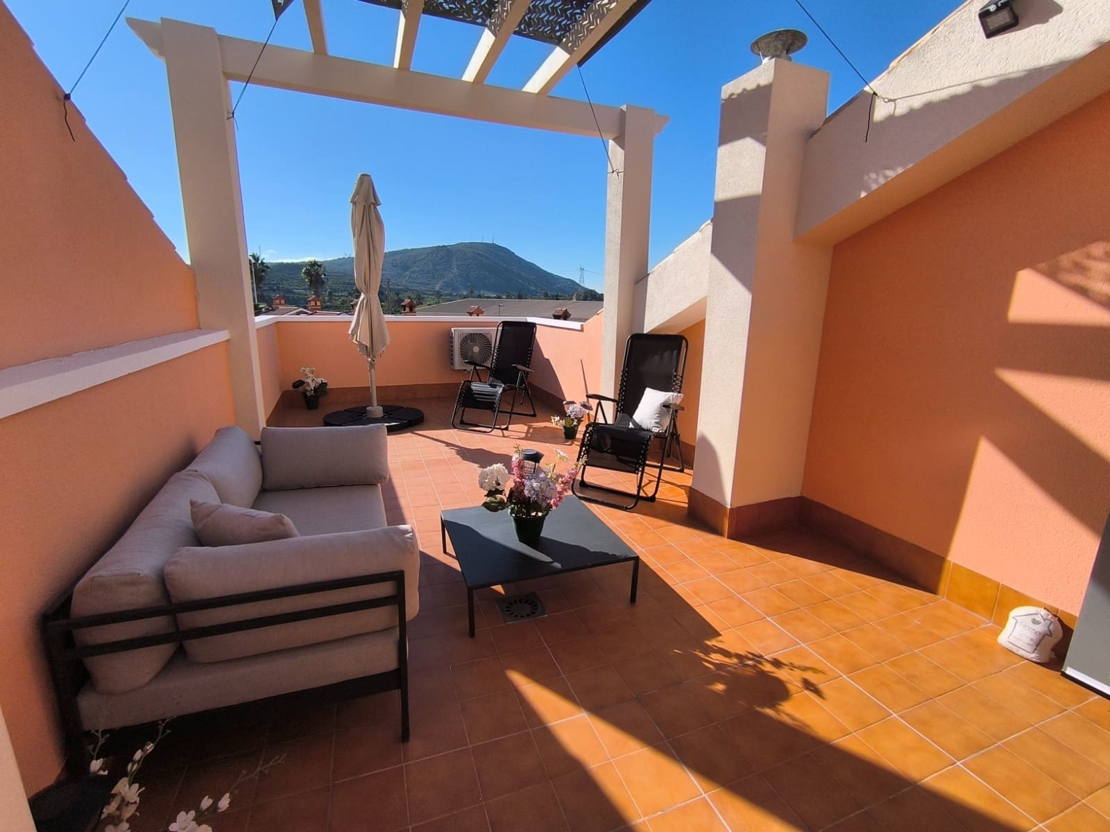 Casa de 4 habitaciones en Bigastro en venta con piscina garaje - 219.000 € (Ref: 9459709)