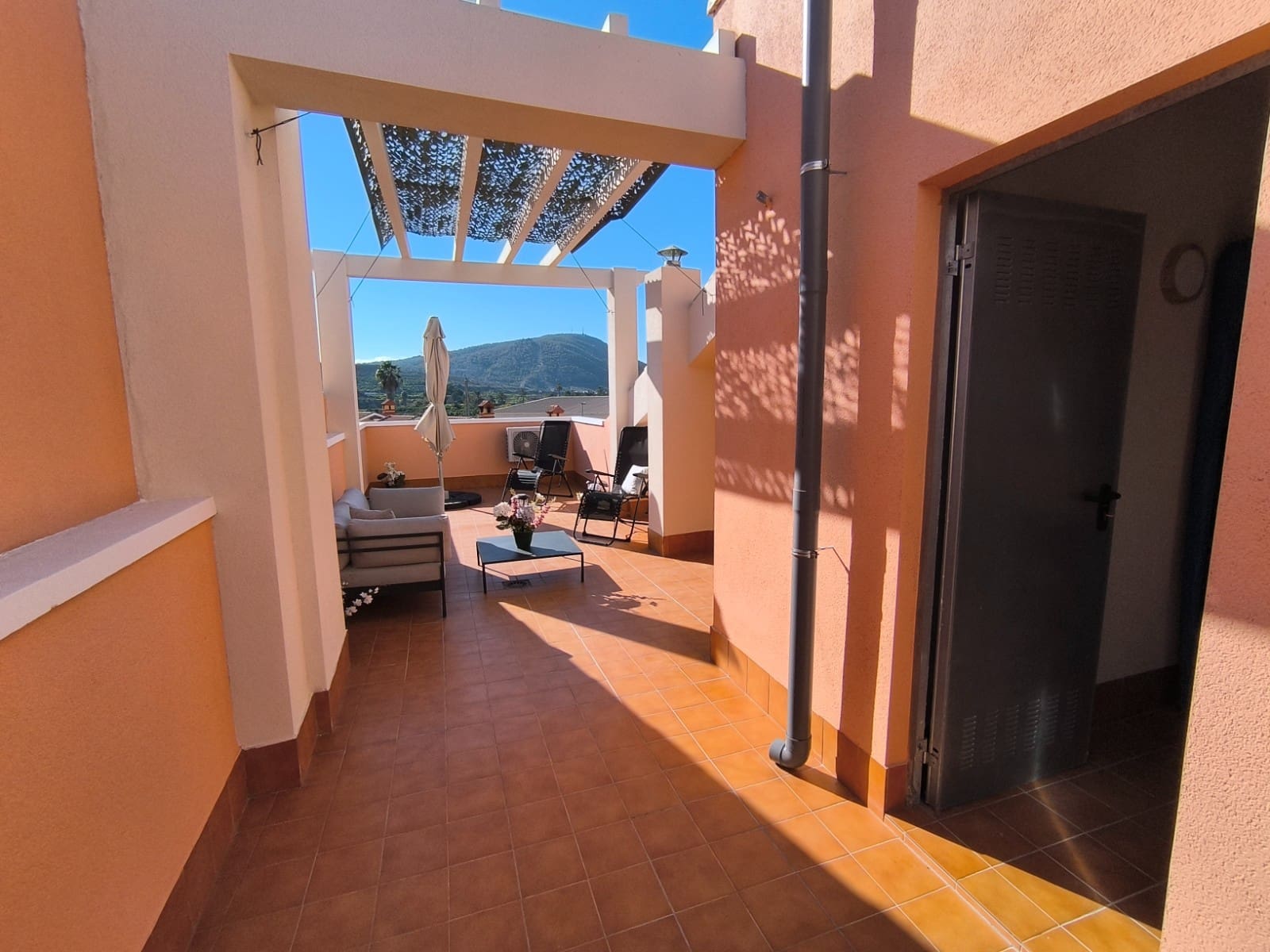 Casa de 4 habitaciones en Bigastro en venta con piscina garaje - 219.000 € (Ref: 9459709)