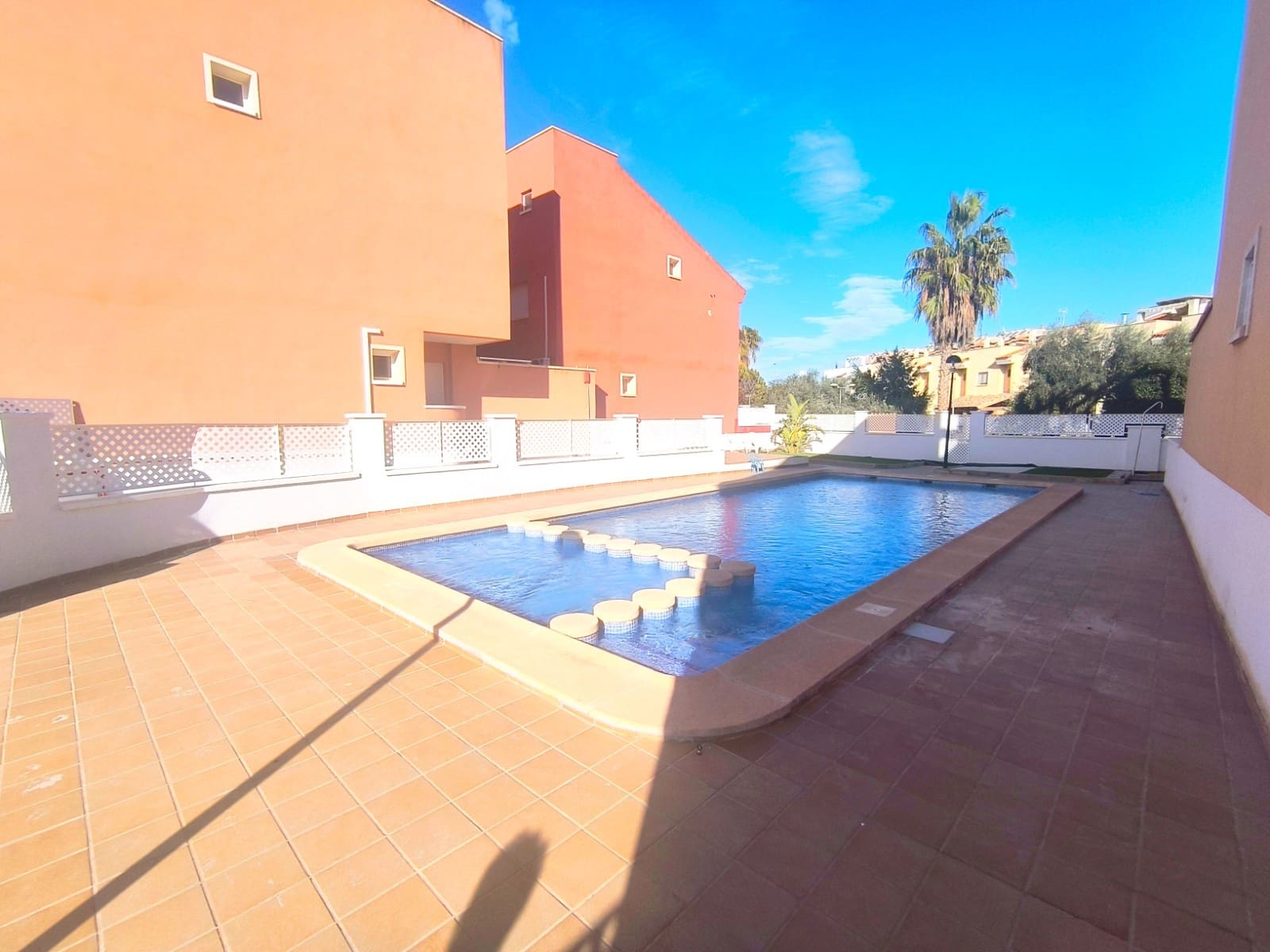Casa de 4 habitaciones en Bigastro en venta con piscina garaje - 219.000 € (Ref: 9459709)