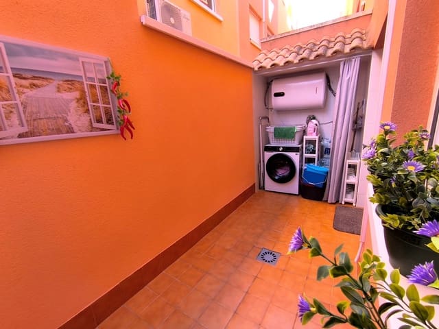 Casa de 4 habitaciones en Bigastro en venta con piscina garaje - 219.000 € (Ref: 9459709)
