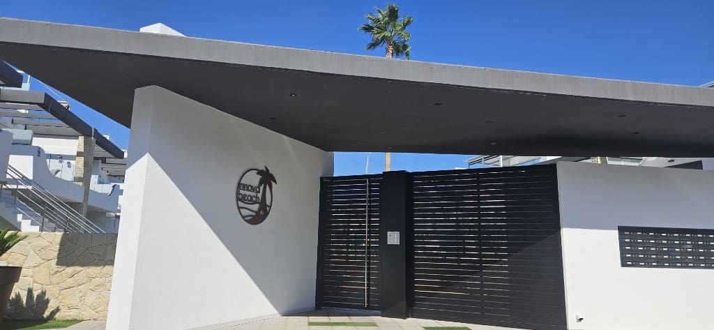 2 bedroom Apartment for sale in Orihuela - € 330,000 (Ref: 9459719)