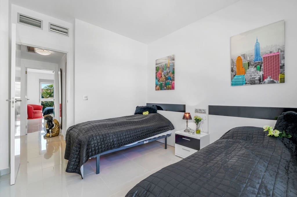 2 bedroom Apartment for sale in Orihuela - € 279,000 (Ref: 9459720)