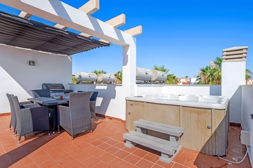 2 bedroom Apartment for sale in Orihuela - € 279,000 (Ref: 9459720)