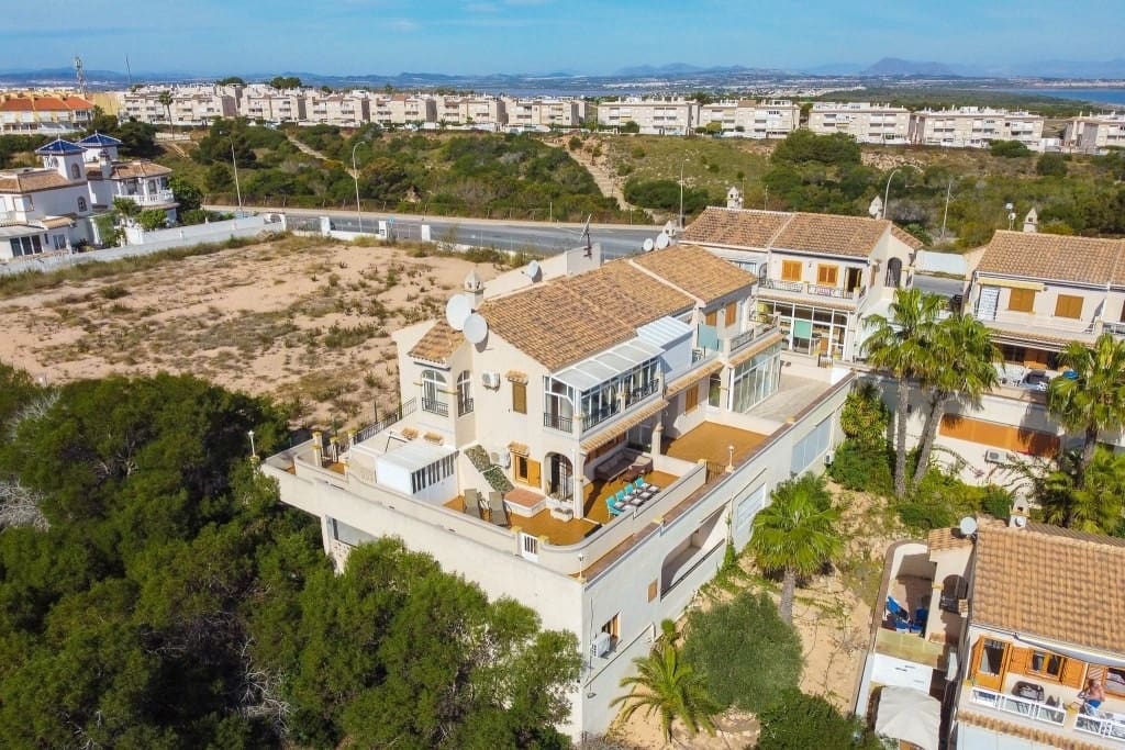 Apartamento de 3 habitaciones en Torrevieja en venta - 215.000 € (Ref: 9459722)