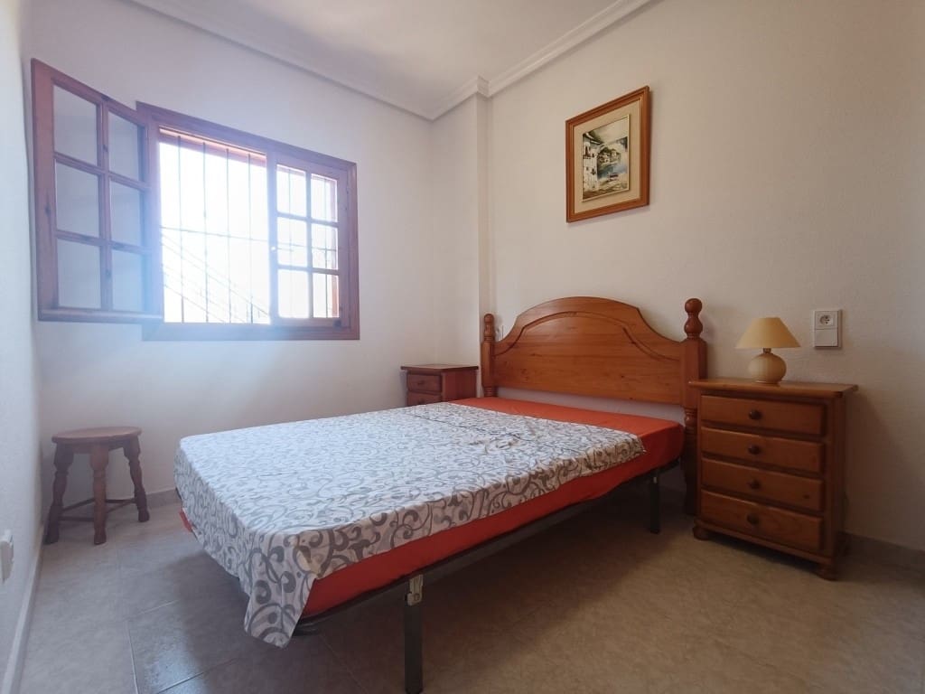 Apartamento de 3 habitaciones en Torrevieja en venta - 215.000 € (Ref: 9459722)