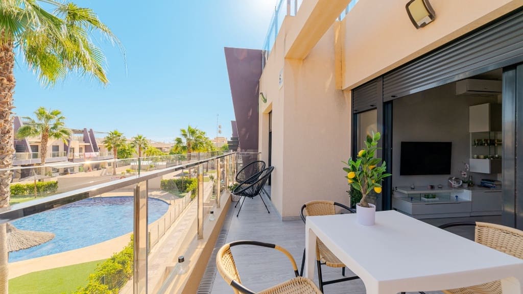 2 bedroom Apartment for sale in Orihuela - € 330,000 (Ref: 9459730)