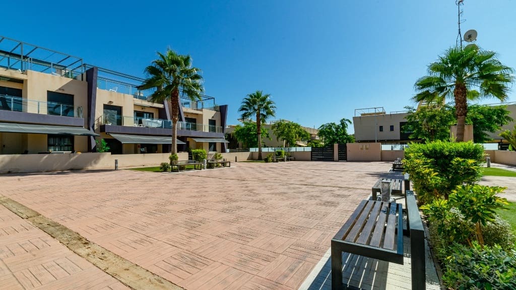 2 bedroom Apartment for sale in Orihuela - € 330,000 (Ref: 9459730)