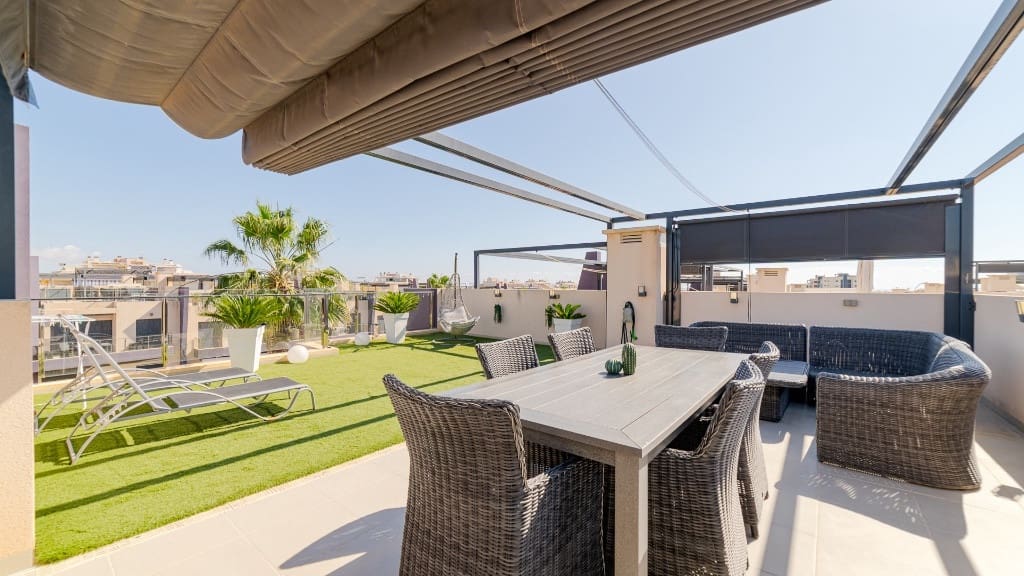 2 bedroom Apartment for sale in Orihuela - € 330,000 (Ref: 9459730)