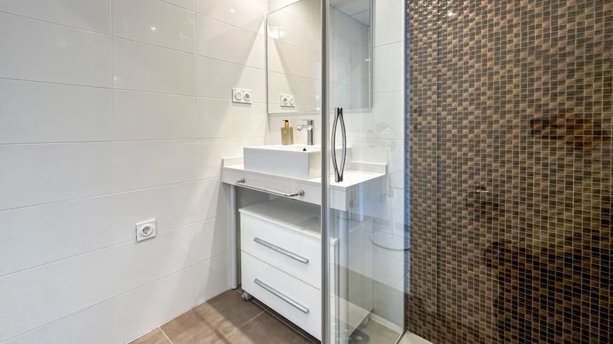 2 slaapkamer Appartement te koop in Torrevieja met garage - € 420.000 (Ref: 9459737)