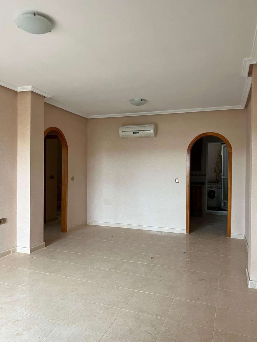 2 bedroom Apartment for sale in Orihuela with pool - € 135,000 (Ref: 9464887)