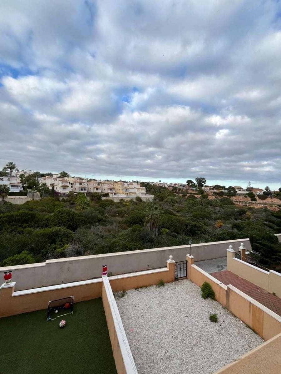 2 bedroom Apartment for sale in Orihuela with pool - € 135,000 (Ref: 9464887)