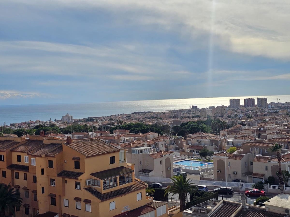 2 quarto Apartamento para venda em Torrevieja - 199 000 € (Ref: 9464890)