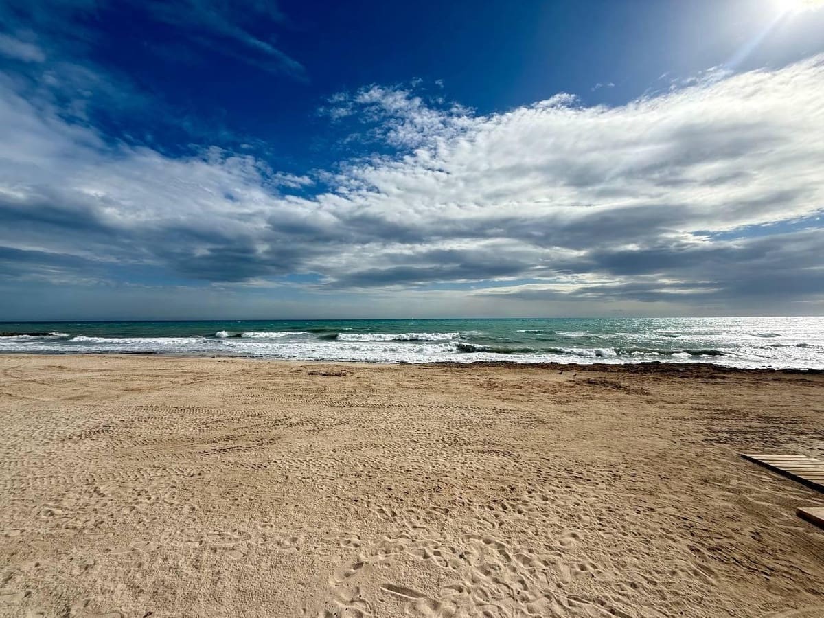 Apartamento de 3 habitaciones en Torrevieja en venta - 399.000 € (Ref: 9486503)