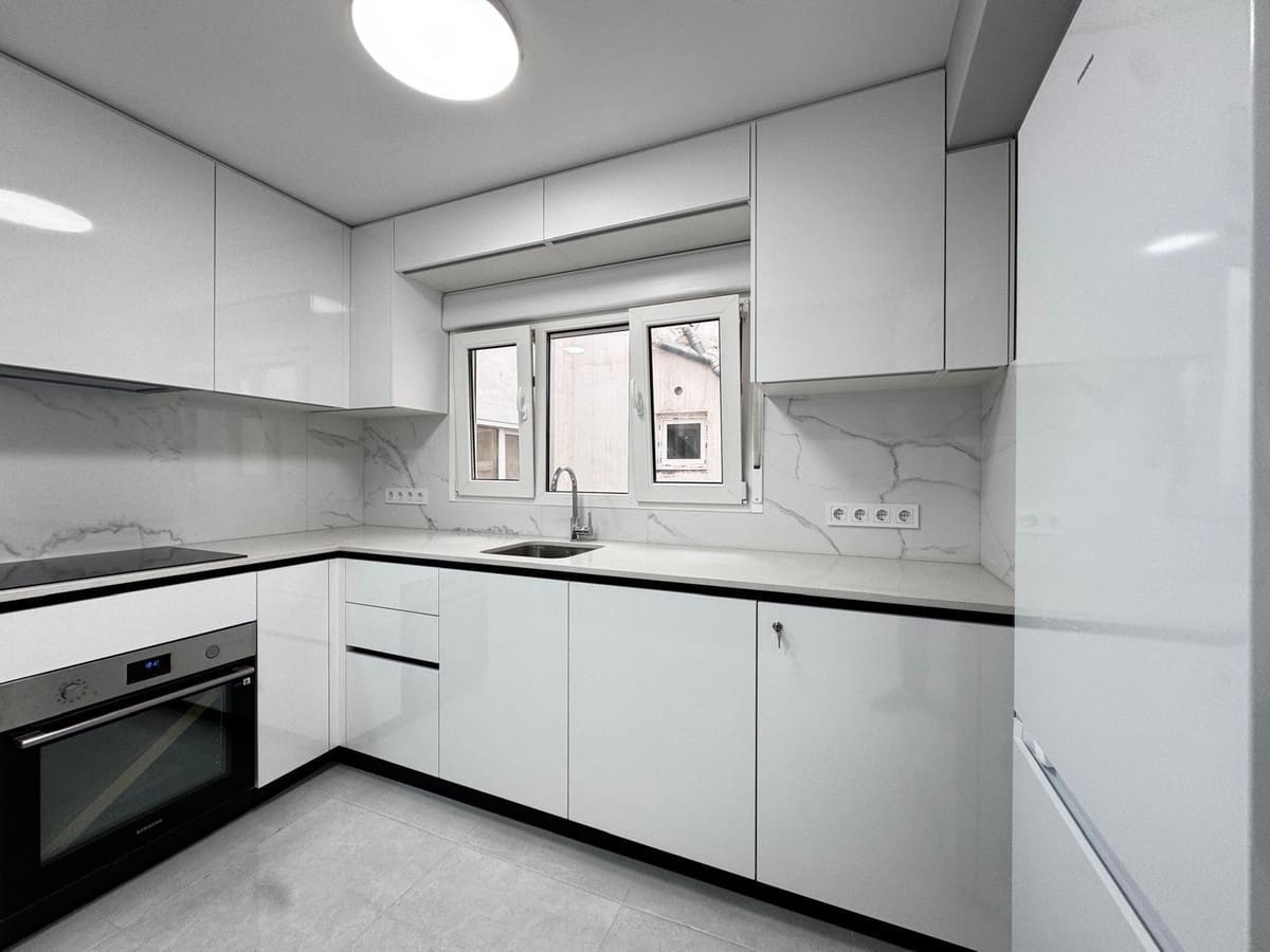 3 bedroom Apartment for sale in Torrevieja - € 189,900 (Ref: 9486505)