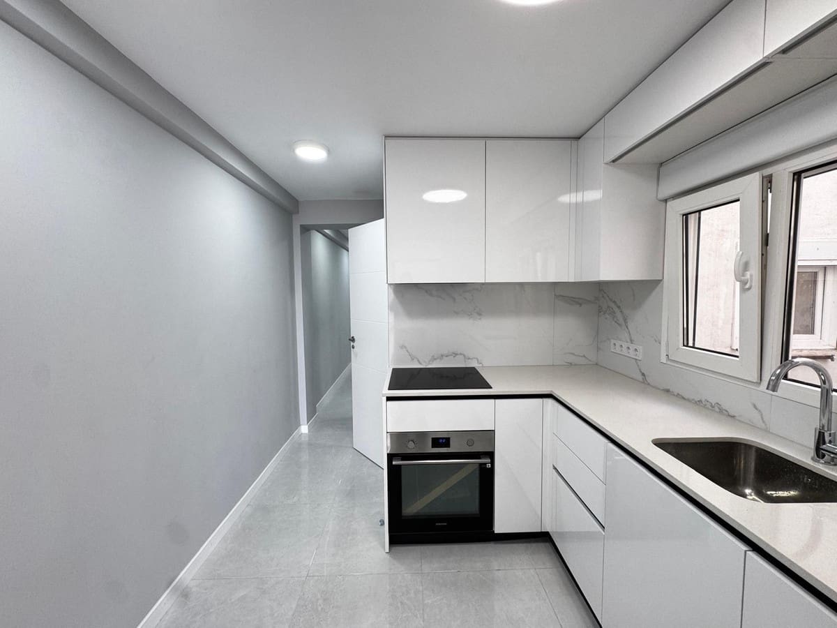 3 bedroom Apartment for sale in Torrevieja - € 189,900 (Ref: 9486505)