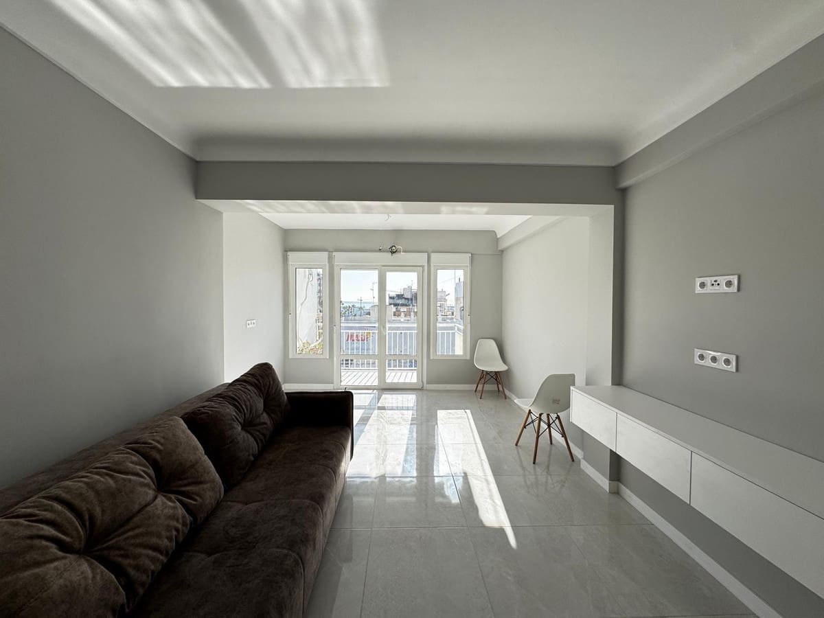 3 bedroom Apartment for sale in Torrevieja - € 189,900 (Ref: 9486505)