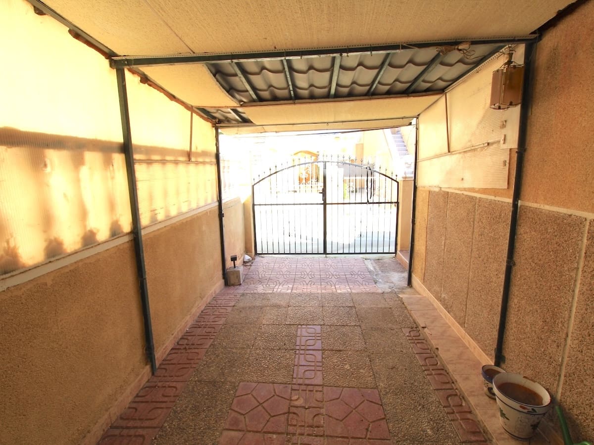 2 bedroom Townhouse for sale in Orihuela - € 135,000 (Ref: 9486516)