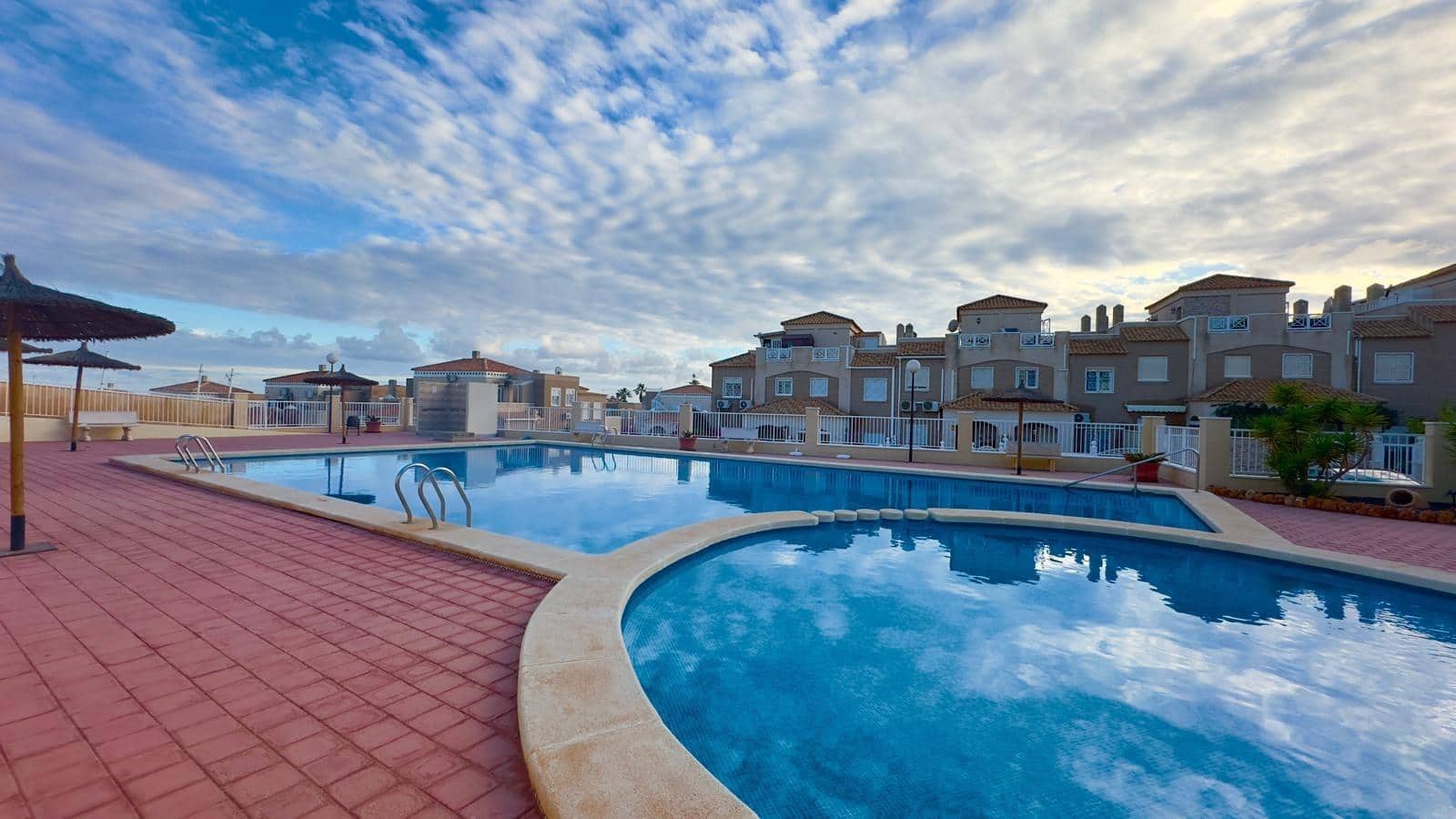 2 bedroom Bungalow for sale in Torrevieja with pool - € 199,900 (Ref: 9486542)