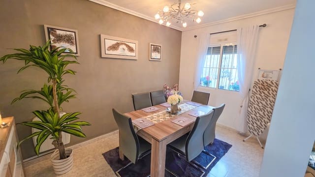 3 bedroom Villa for sale in Villamartin, Orihuela with garage - € 269,995 (Ref: 9486543)