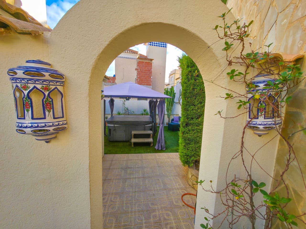 3 bedroom Villa for sale in Villamartin with garage - € 269,995 (Ref: 9486543)