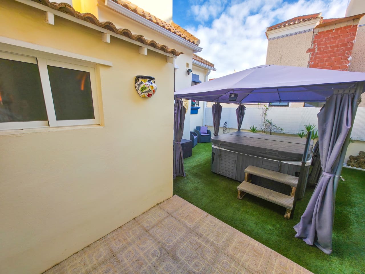 3 bedroom Villa for sale in Villamartin with garage - € 269,995 (Ref: 9486543)