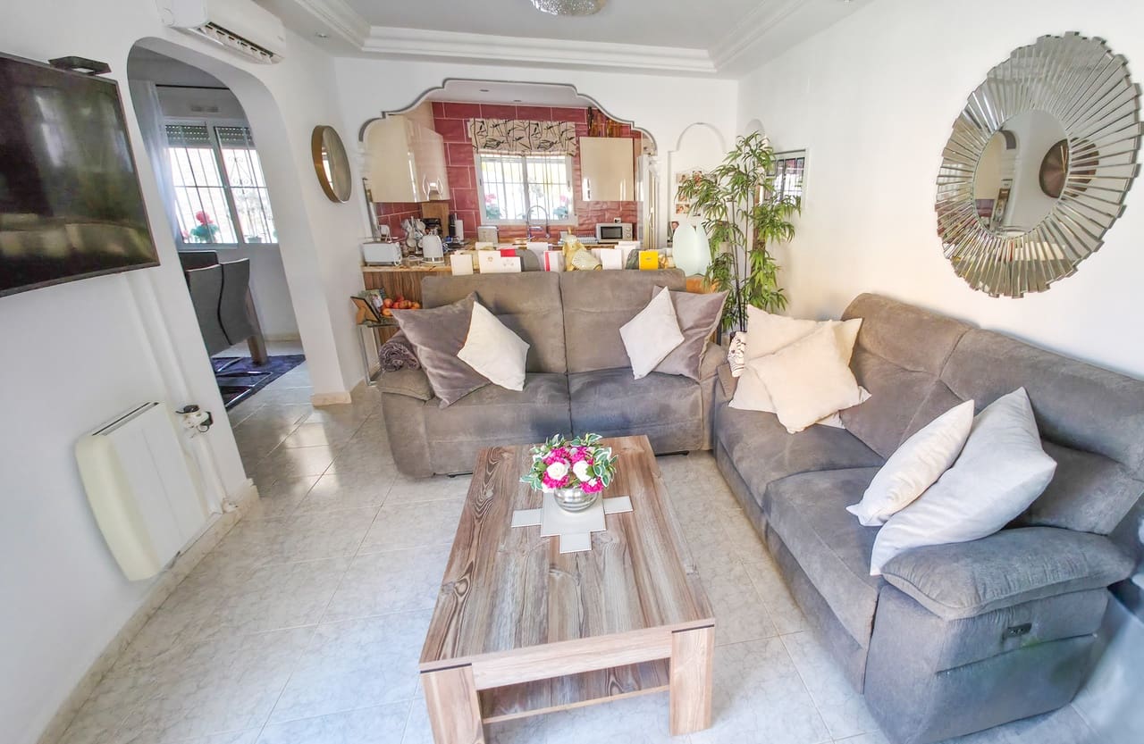 3 Zimmer Villa zu verkaufen in Villamartin mit Garage - 269.995 € (Ref: 9486543)