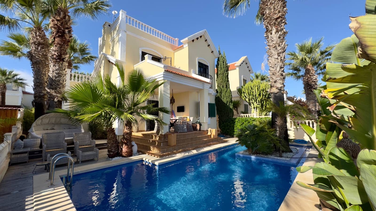 3 slaapkamer Villa te koop in Orihuela Costa met zwembad - € 424.000 (Ref: 9486544)