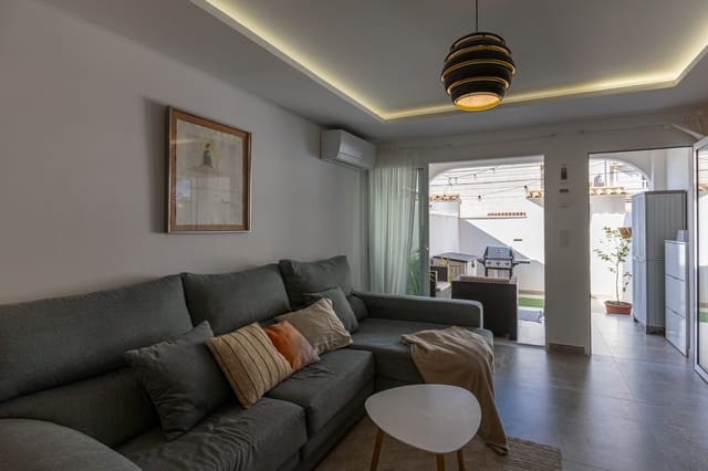 Casa de 3 habitaciones en Nueva Torrevieja, Torrevieja en venta - 205.000 € (Ref: 9486545)