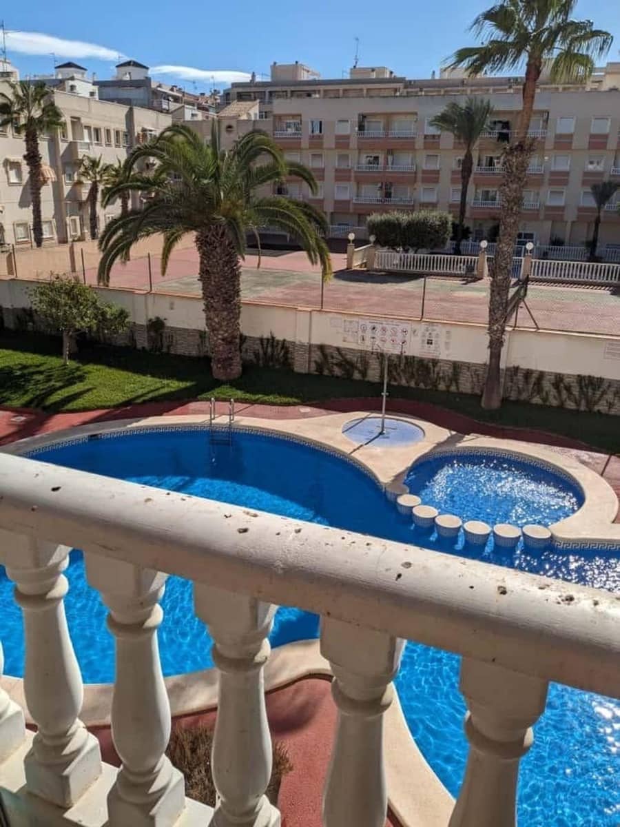 2 soveværelse Lejlighed til salg i Torrevieja med swimmingpool - € 139.900 (Ref: 9486550)