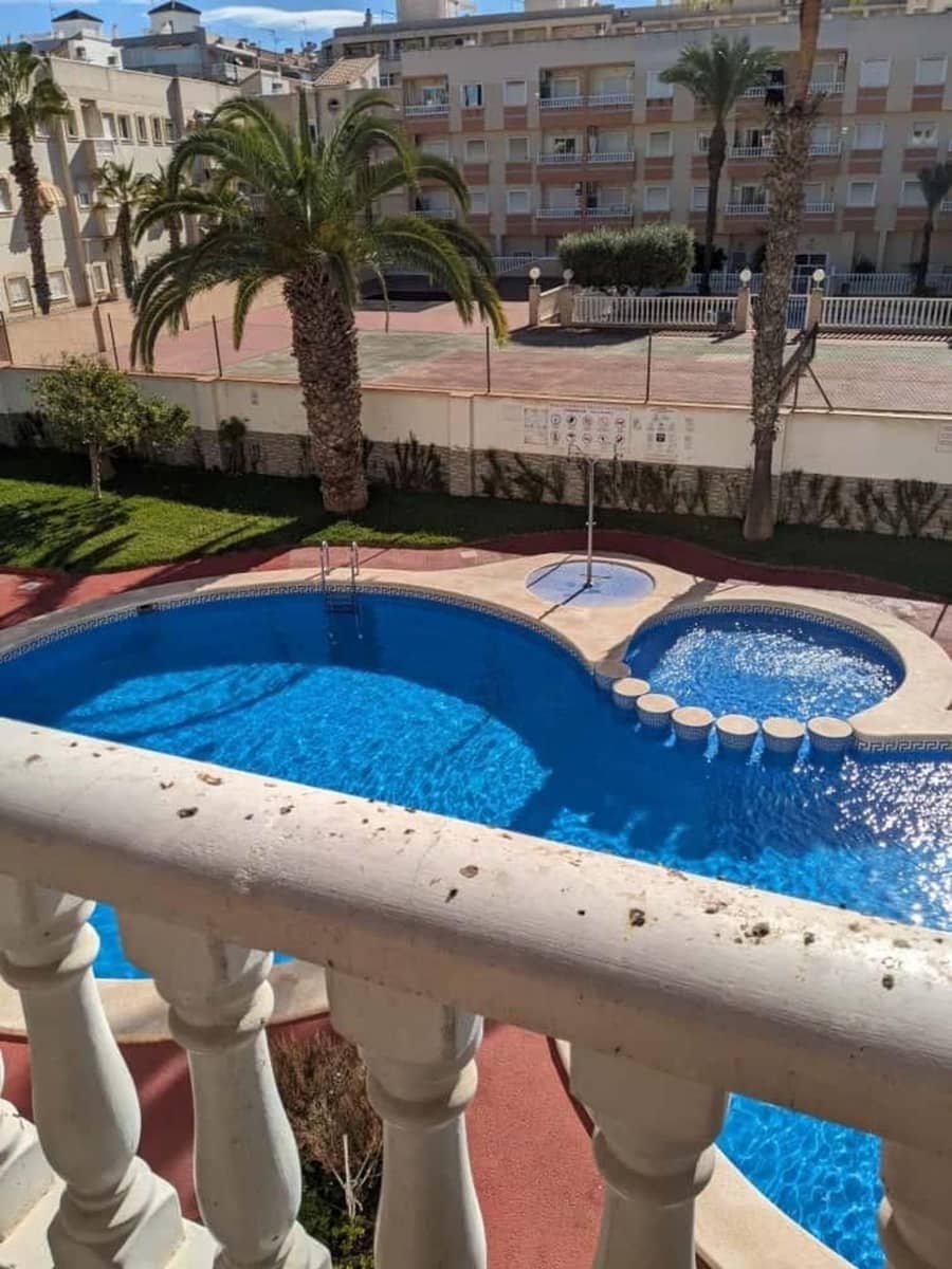 2 soveværelse Lejlighed til salg i Torrevieja med swimmingpool - € 139.900 (Ref: 9486550)