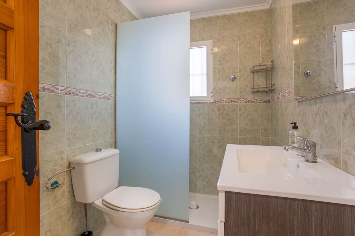 3 chambre Villa/Maison à vendre à Torrevieja avec piscine - 330 000 € (Ref: 9486552)