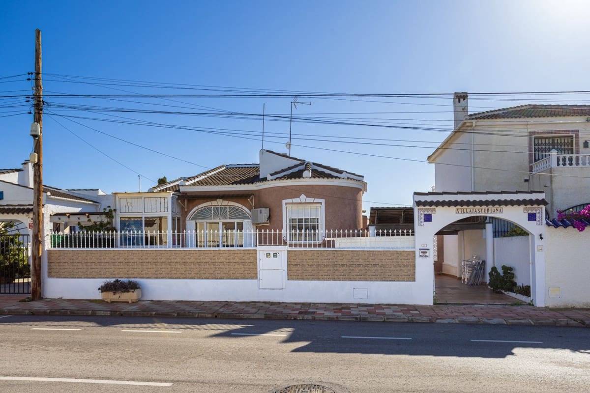 3 chambre Villa/Maison à vendre à Torrevieja avec piscine - 330 000 € (Ref: 9486552)