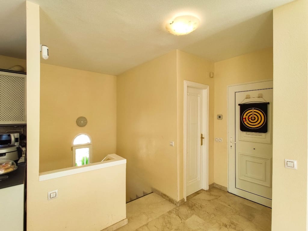 4 bedroom Villa for sale in Orihuela with garage - € 495,000 (Ref: 9516181)