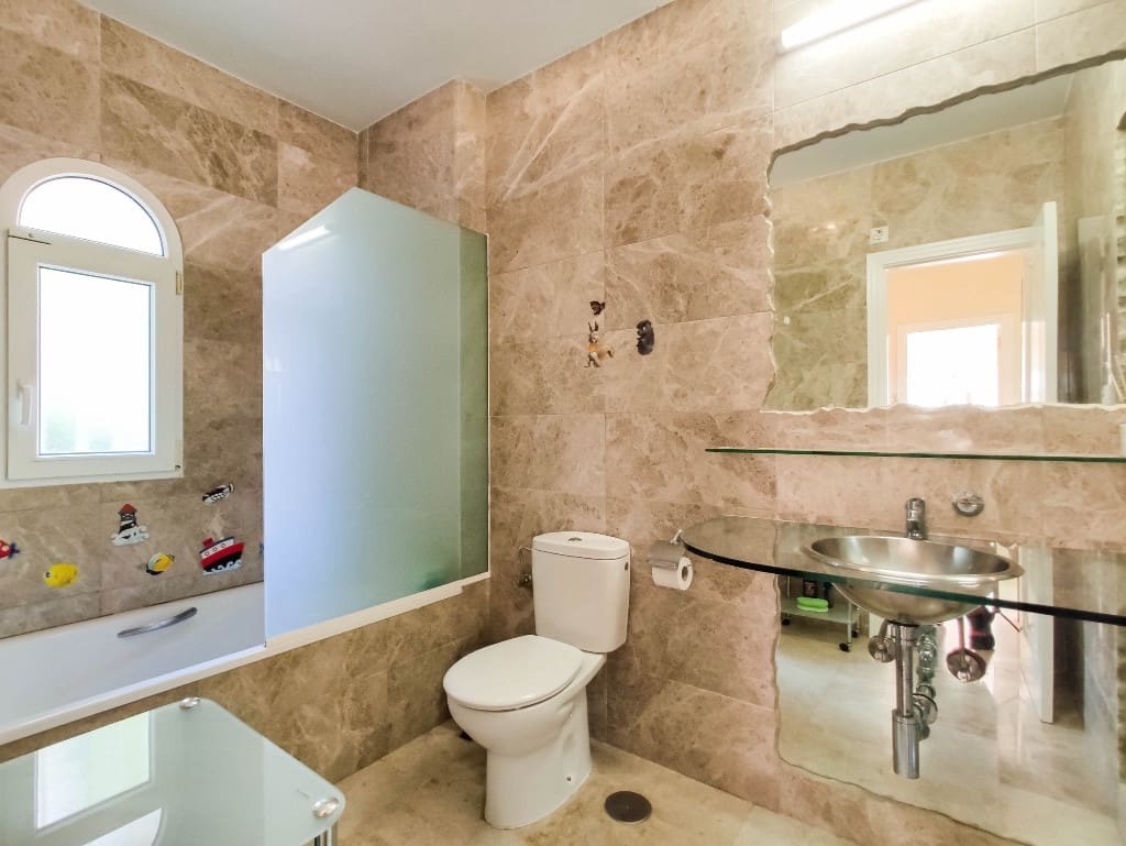 4 bedroom Villa for sale in Orihuela with garage - € 495,000 (Ref: 9516181)