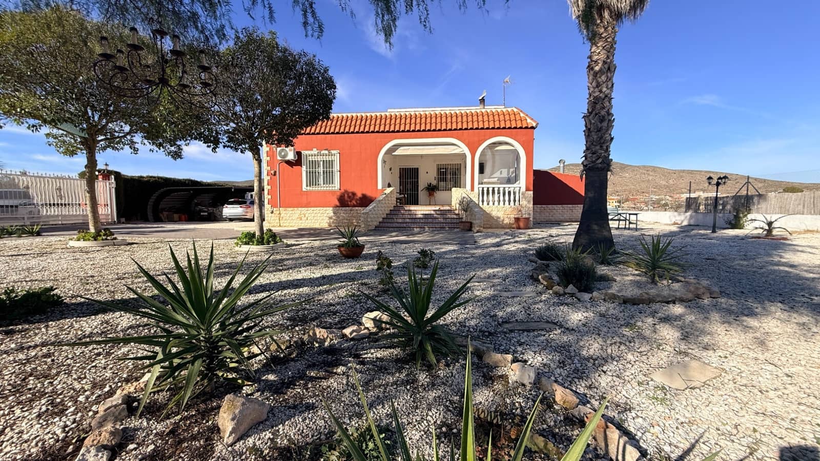4 Zimmer Villa zu verkaufen in Hondon de los Frailes mit Pool Garage - 274.950 € (Ref: 9516193)