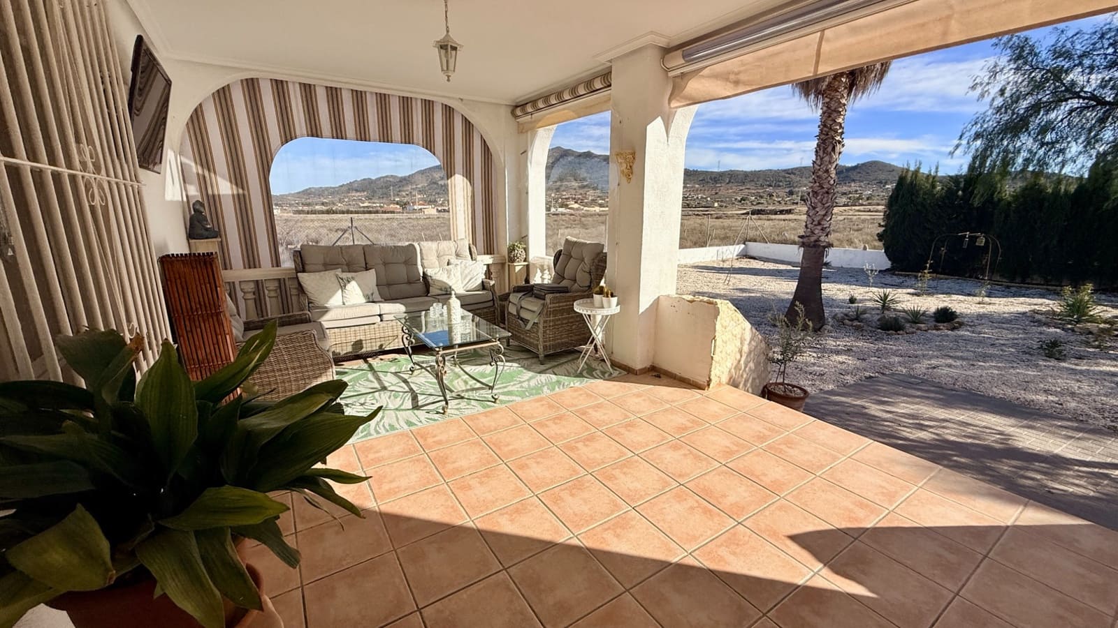 4 Zimmer Villa zu verkaufen in Hondon de los Frailes mit Pool Garage - 274.950 € (Ref: 9516193)