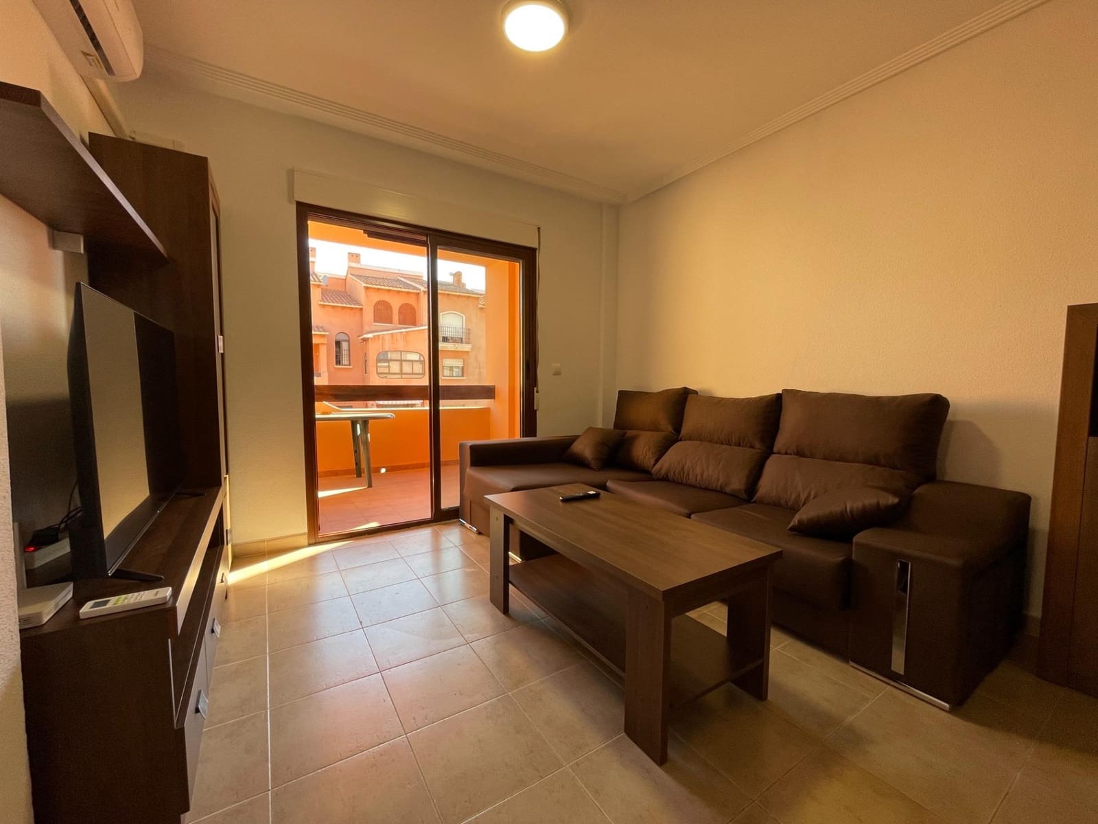 Apartamento de 2 habitaciones en Torrevieja en venta con piscina garaje - 159.900 € (Ref: 9534380)