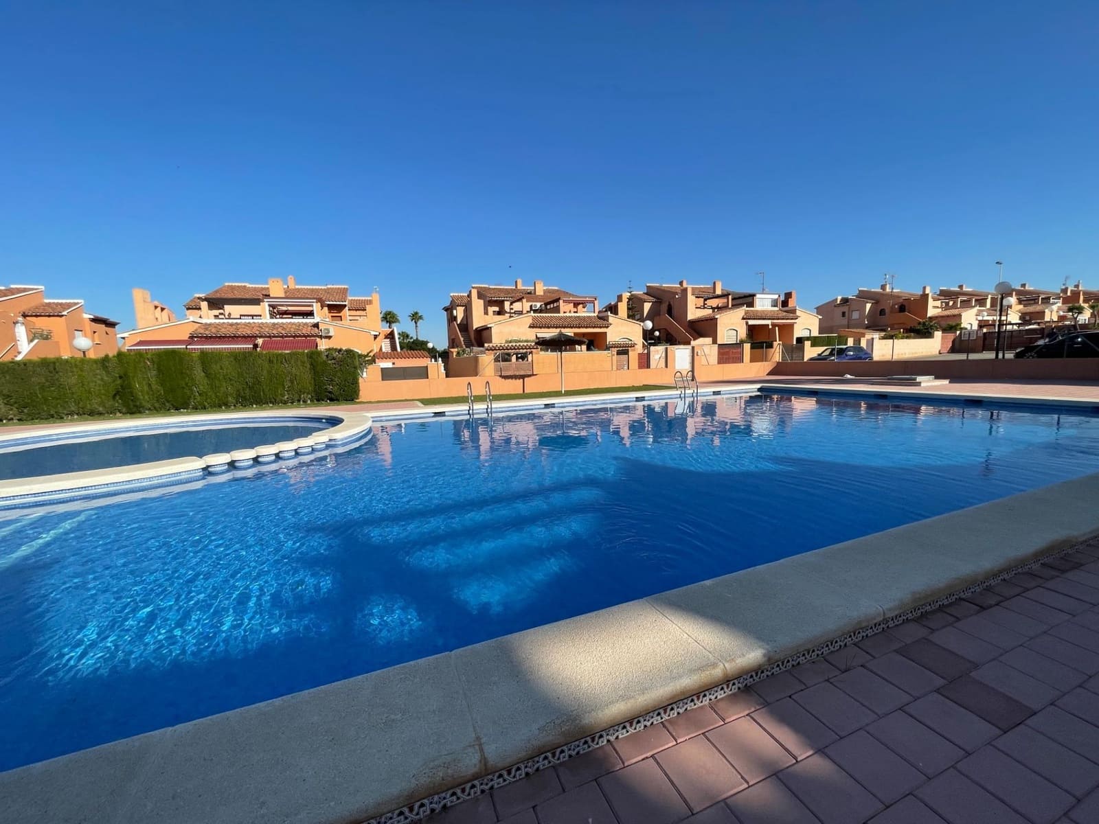 Apartamento de 2 habitaciones en Torrevieja en venta con piscina garaje - 159.900 € (Ref: 9534380)
