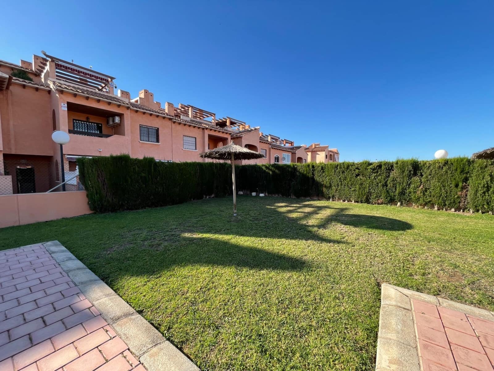 Apartamento de 2 habitaciones en Torrevieja en venta con piscina garaje - 159.900 € (Ref: 9534380)