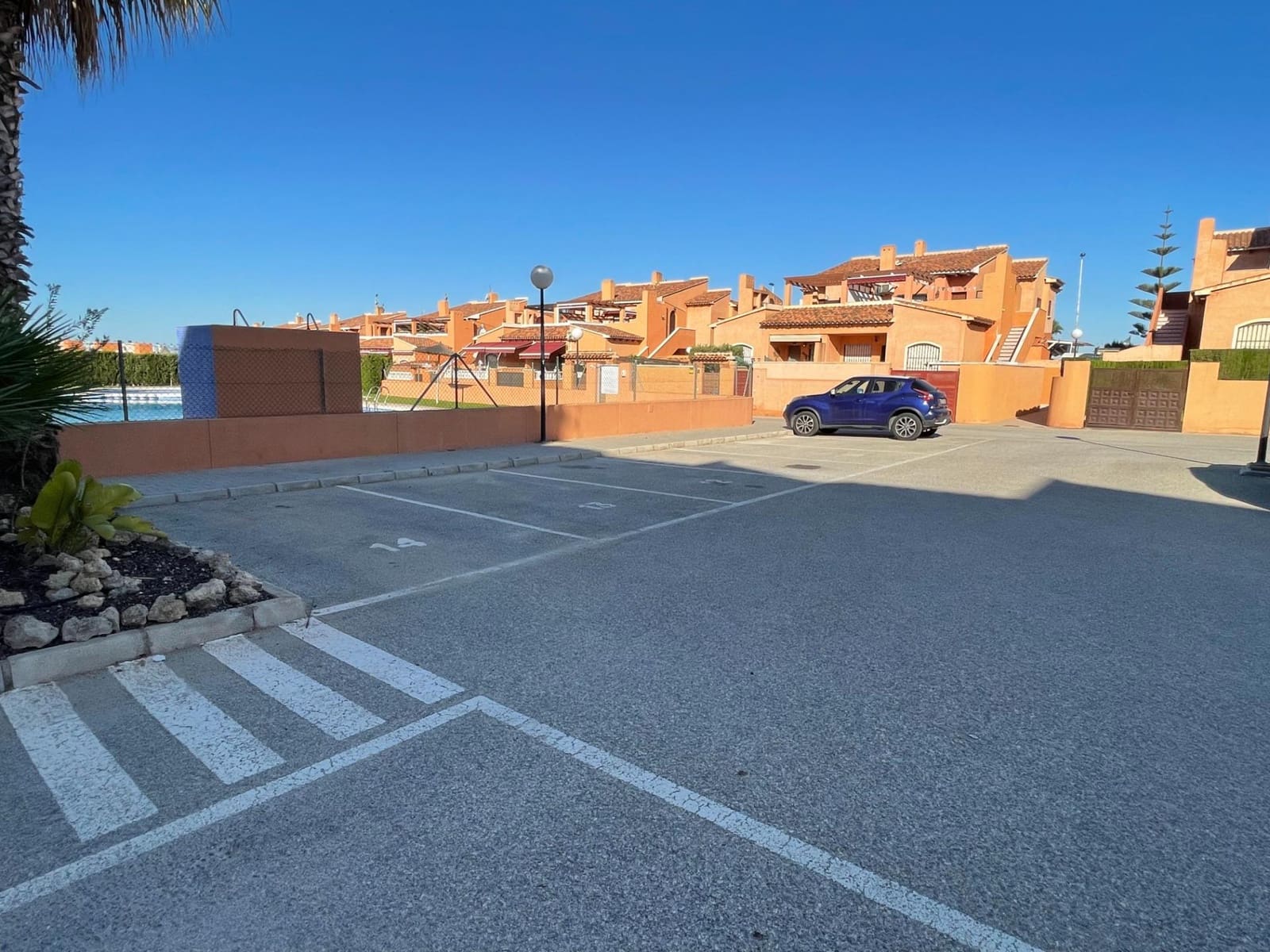 Apartamento de 2 habitaciones en Torrevieja en venta con piscina garaje - 159.900 € (Ref: 9534380)