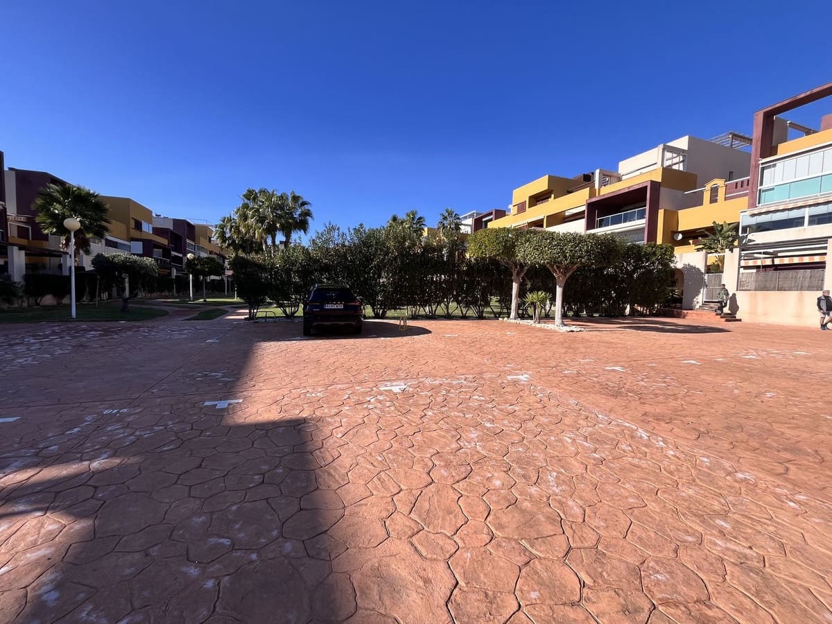 2 bedroom Apartment for sale in Orihuela with pool garage - € 244,900 (Ref: 9534395)