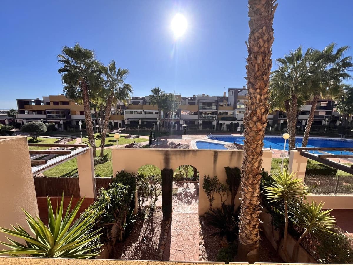 2 bedroom Apartment for sale in Orihuela with pool garage - € 239,000 (Ref: 9534395)