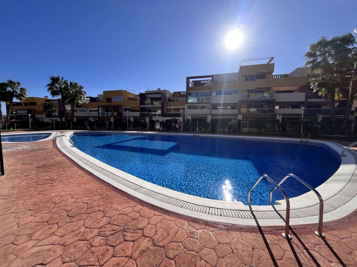 2 bedroom Apartment for sale in Orihuela with pool garage - € 239,000 (Ref: 9534395)