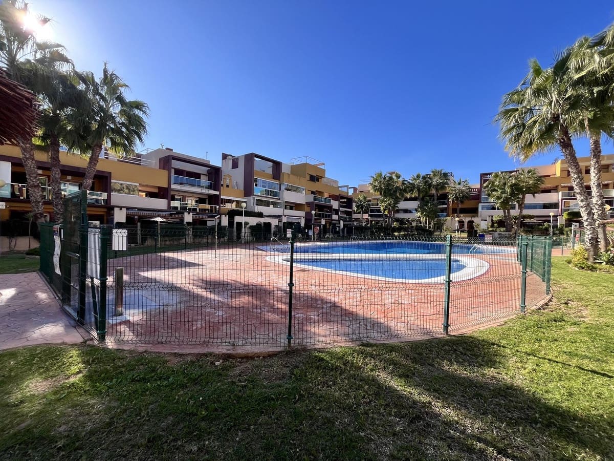 2 bedroom Apartment for sale in Orihuela with pool garage - € 239,000 (Ref: 9534395)