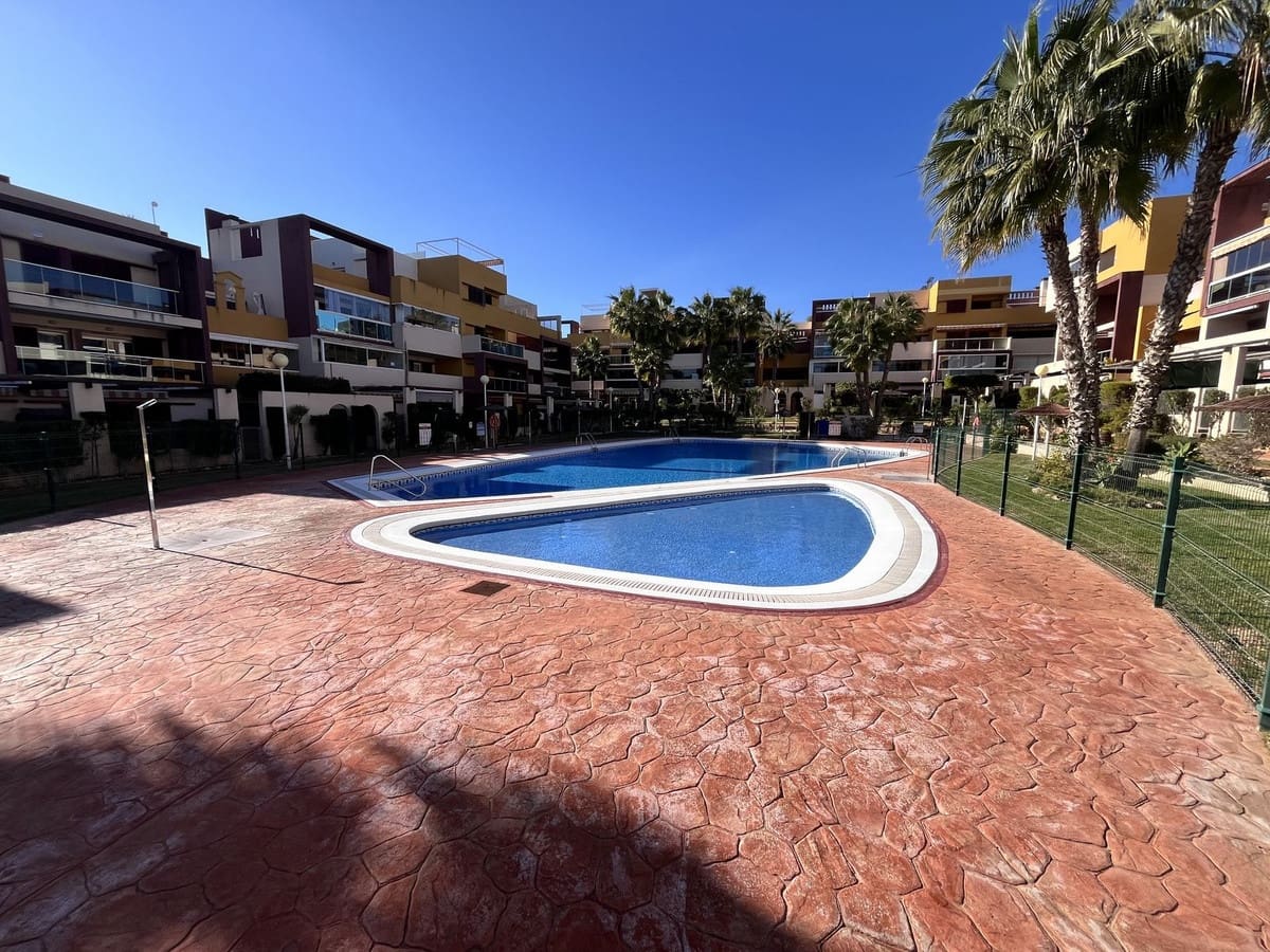 2 bedroom Apartment for sale in Orihuela with pool garage - € 239,000 (Ref: 9534395)