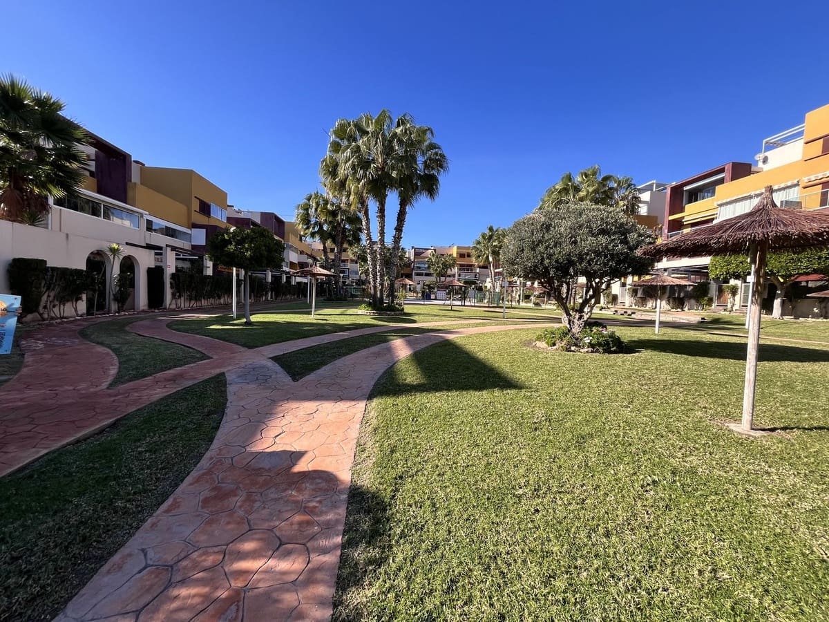 2 bedroom Apartment for sale in Orihuela with pool garage - € 239,000 (Ref: 9534395)
