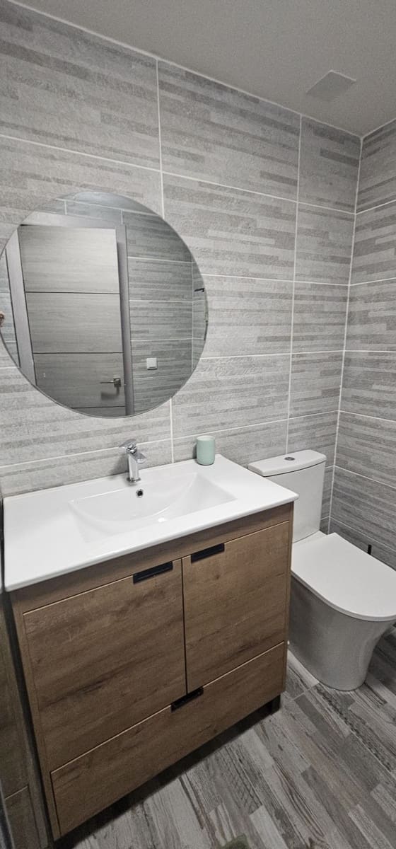 Apartamento de 2 habitaciones en Torrevieja en venta con piscina - 135.000 € (Ref: 9534396)