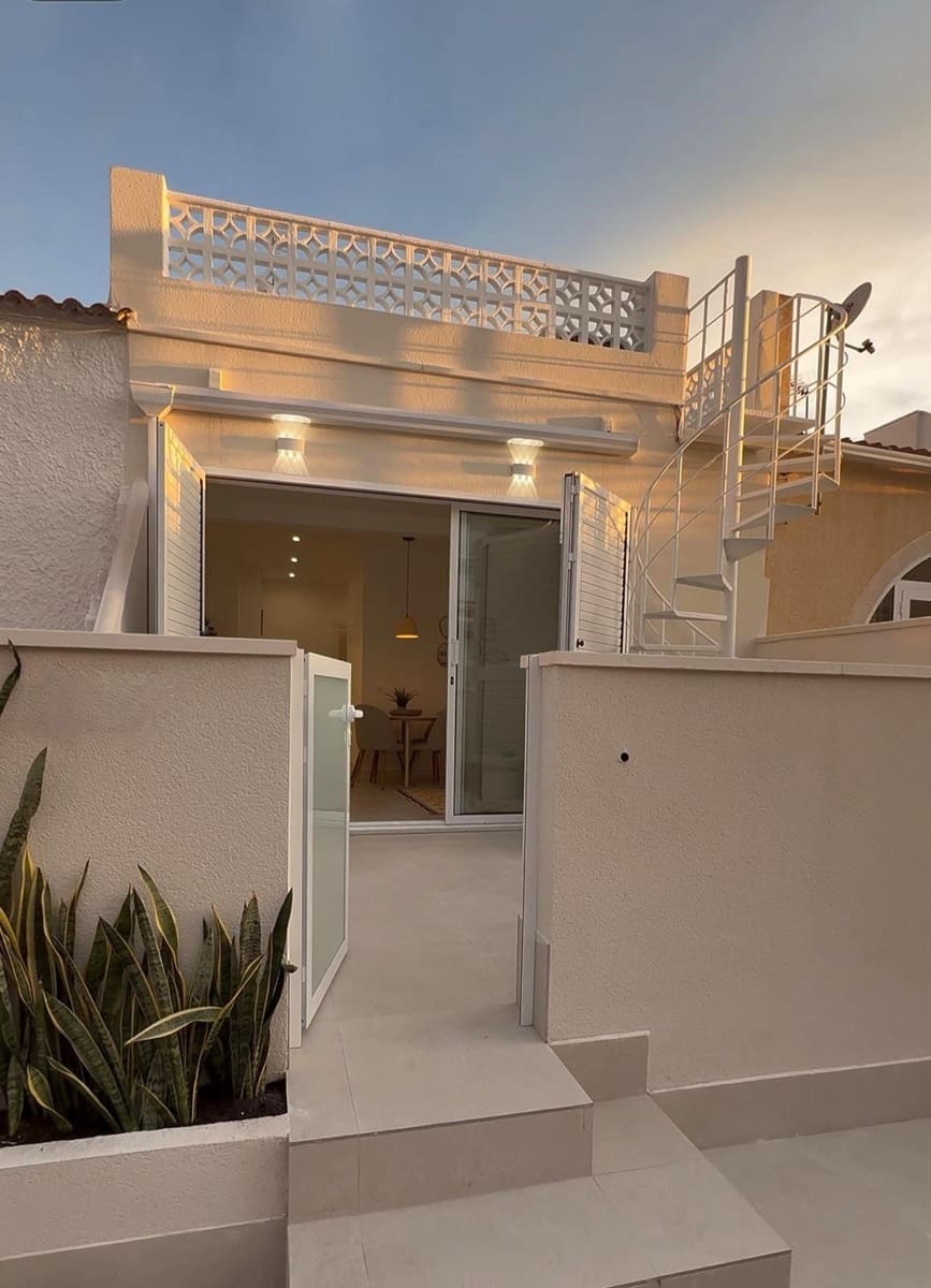 2 sypialnia Willa na sprzedaż w Torrevieja - 149 000 € (Ref: 9539758)