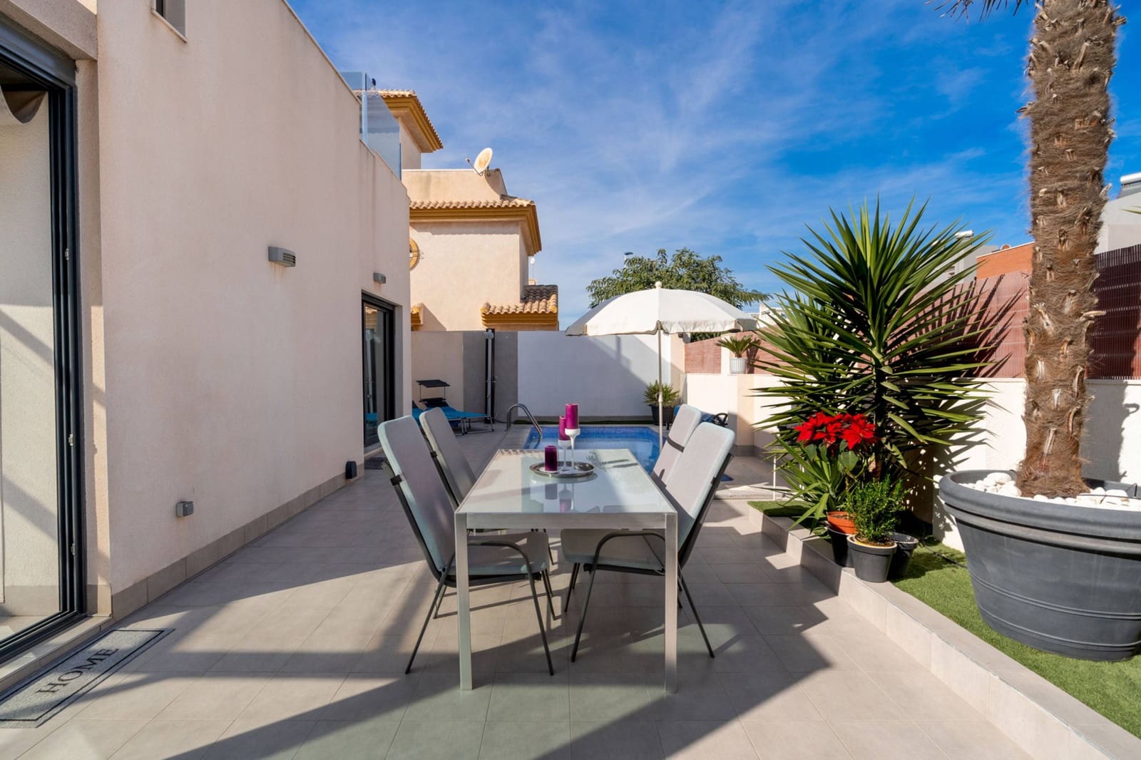 5 Zimmer Villa zu verkaufen in Torrevieja mit Pool Garage - 549.000 € (Ref: 9559199)