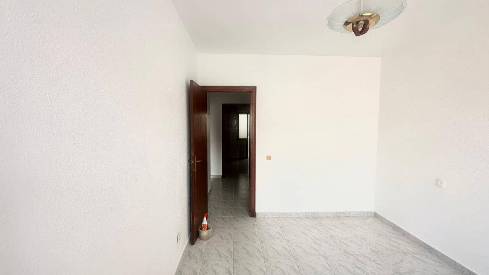 Apartamento de 3 habitaciones en Torrevieja en venta - 165.000 € (Ref: 9559214)